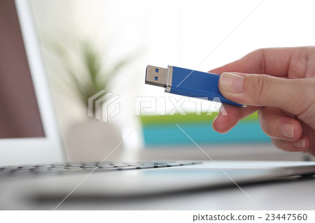 USB存儲器和計算機 23447560