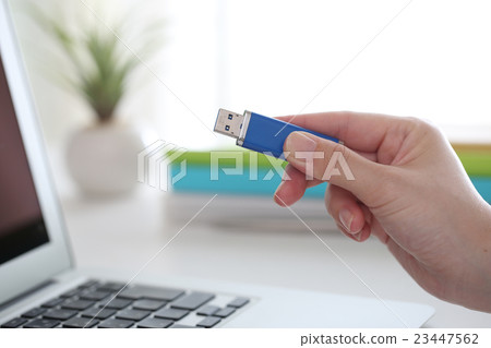 USB存儲器和計算機 23447562