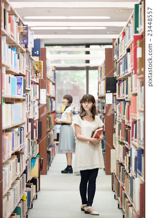Women looking for libraries / books Women looking for libraries / books 23448557