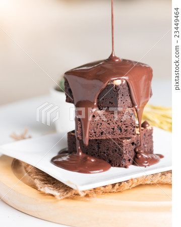 pour chocolate to brownie cake pour chocolate to brownie cake 23449464