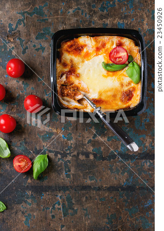 Lasagna in plastic box Lasagna in plastic box 23450926
