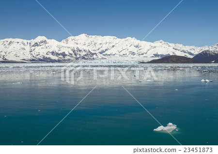 Hubbard Glacier in Yakutat Bay, Alaska 23451873