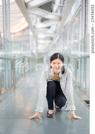 女性誰開始 女性誰開始 23456092