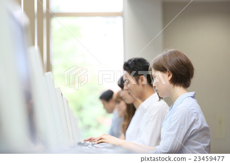 College student / specialized student job hunting net cafe image 23459477