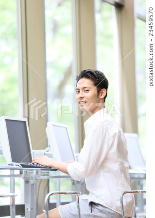 College student / specialized student job hunting net cafe image 23459570