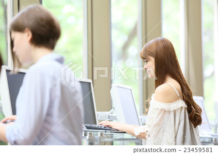 大學生/專業學生求職網咖啡館形象 23459581