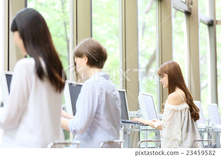 大學生/專業學生求職網咖啡館形象 23459582