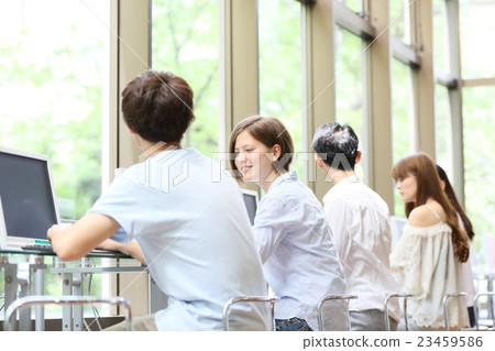 College student / specialized student job hunting net cafe image 23459586