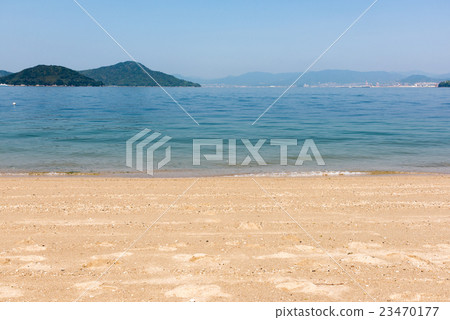 Bayside Beach Slope 23470177