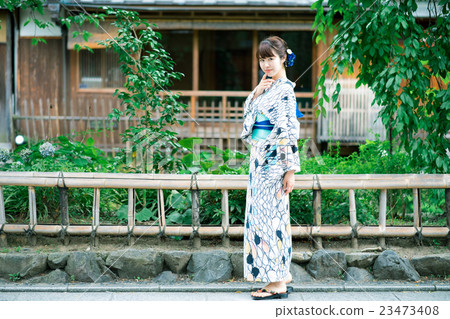 Yukata young lady 23473408