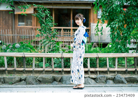 Yukata young lady 23473409