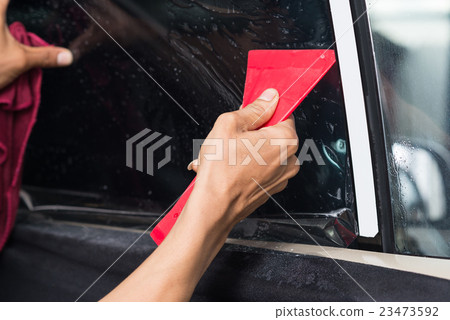 Car window tinting series : Installing window film Car window tinting series : Installing window film 23473592