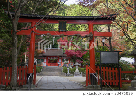 Ohgara神社在秋天 23475059