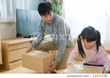 Family (moving) 23475288