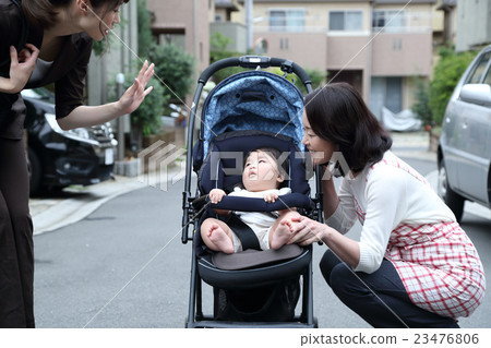 Working women and collaborators 23476806