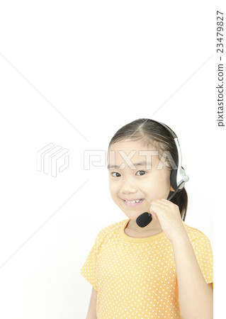 女孩與耳機運營商風格交談 23479827
