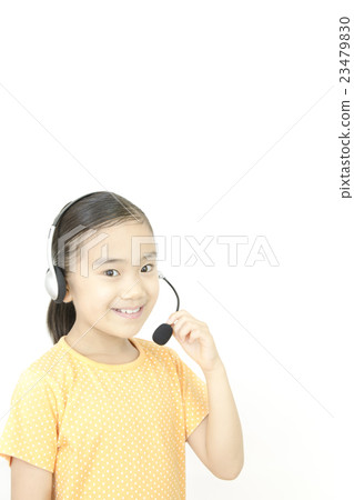 女孩與耳機運營商風格交談 23479830
