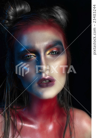 Beauty close-up portrait of beautiful woman Beauty close-up portrait of beautiful woman 23483244