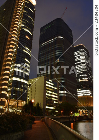 大阪·中之島辦公鎮的夜景 大阪·中之島辦公鎮的夜景 23484804
