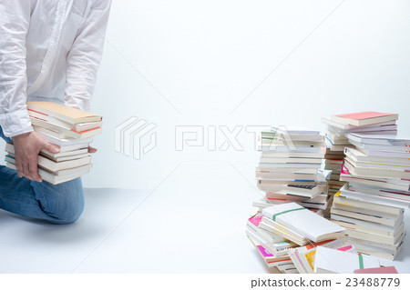 Person who organizes books 23488779