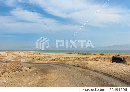 road in the desert to the sea road in the desert to the sea 23491306