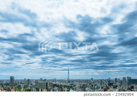東京·市中心·多雲的天空 23492904