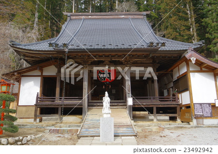 Shinshu Asahi village temple Furukawa-ji temple Kannodo frontal transverse medieval openings Takeda Shingen ~ The temple protected by Mr. Ogasawara's asylum Shinshu Asahi village temple Furukawa-ji temple Kannodo frontal transverse medieval openings Takeda Shingen ~ The temple protected by Mr. Ogasawara's asylum 23492942