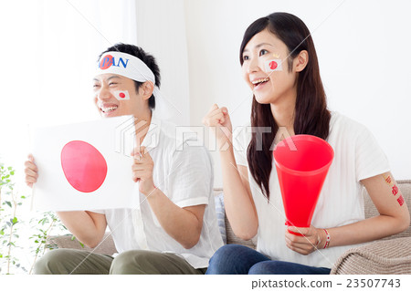 Sports watching TV, women, men, 2 shots, cheering, cheering, national flag, 23507743