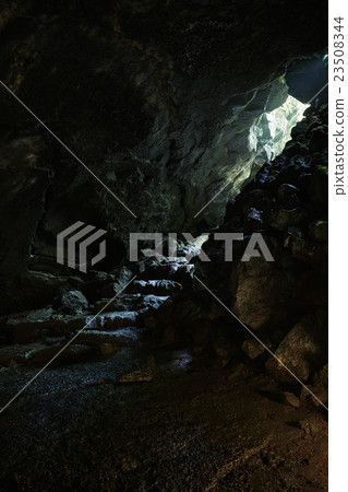 山梨縣西湖蝙蝠洞口 23508344