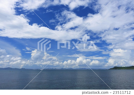 Scenery seen from the underwater road in Uruma City, Okinawa 23511712