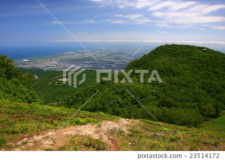 初夏，從東大山看到的札幌市區和石狩灣 23514172