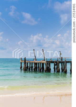 Wooden walking way on the beach 23514491
