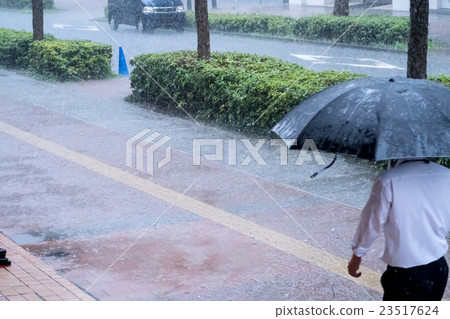 游擊隊大雨暴雨自然災害異常天氣暴雨初夏暴雨 游擊隊大雨暴雨自然災害異常天氣暴雨初夏暴雨 23517624