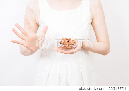 杏仁女人 杏仁女人 23518754