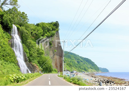 Waterfall of Seseki of Shiretoko Peninsula, Hokkaido Waterfall of Seseki of Shiretoko Peninsula, Hokkaido 23524167