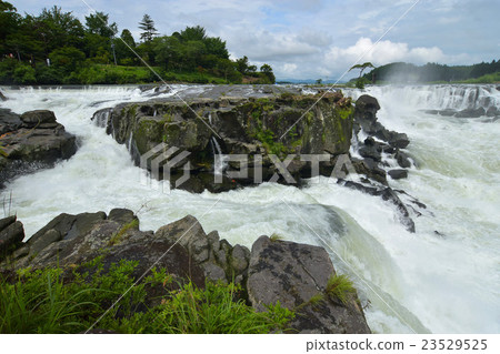 Sogaki waterfall 23529525