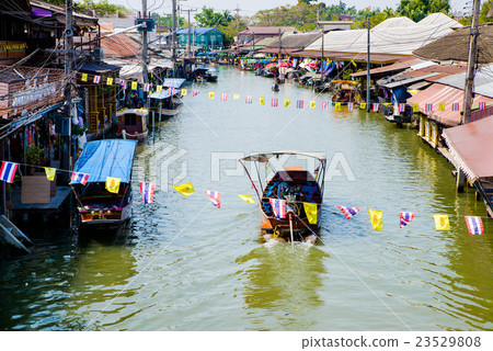 Thai Ampower Floating Market 23529808