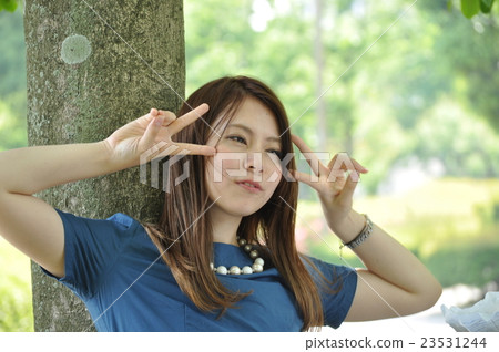 雙人暑期學校的女孩 23531244