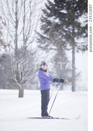 Cross-country skiing Cross-country skiing 23531697