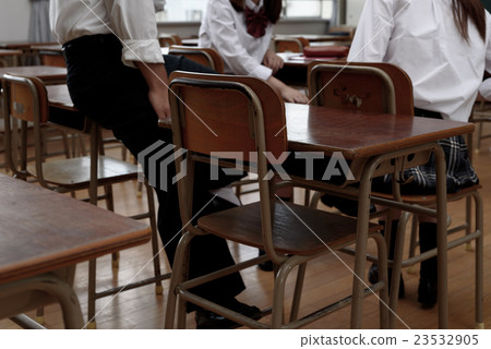 Student who speaks happily in the classroom School life image 5 Dark 23532905