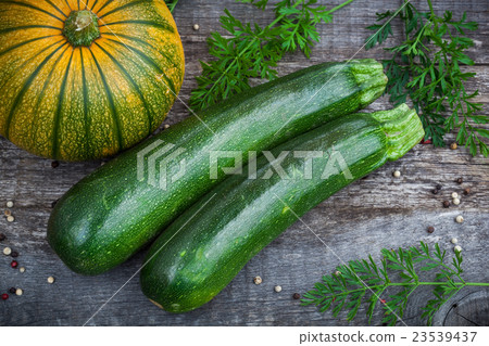 Fresh organic gardening vegetables 23539437