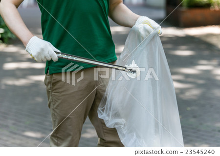 Garbage picking 23545240