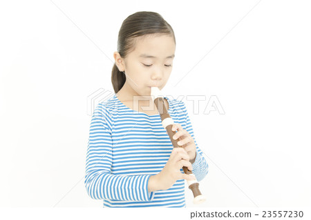 吹口哨的女孩吹錄音機的女孩 吹口哨的女孩吹錄音機的女孩 23557230