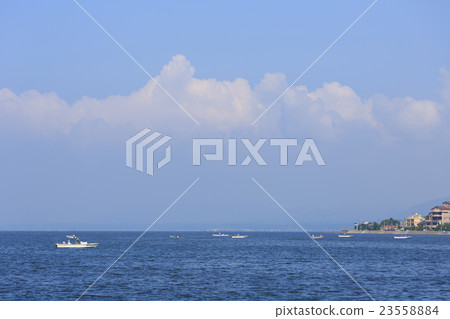 在真嗣湖的Shizimi船 23558884