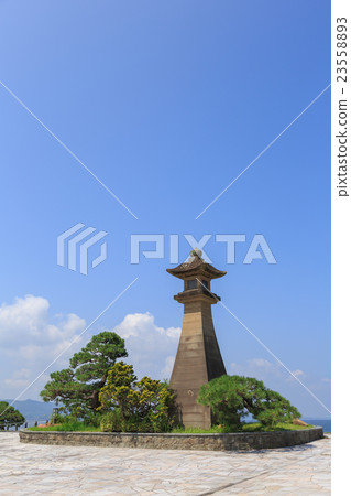The large lantern of Aoyagi-ro on the shores of Lake Shinji, Shimane Prefecture The large lantern of Aoyagi-ro on the shores of Lake Shinji, Shimane Prefecture 23558893
