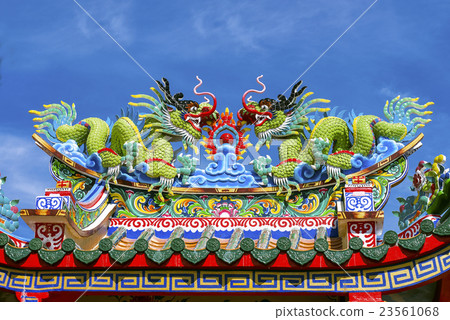 .Dragon, on the roof of shrine 23561068