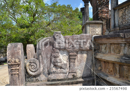 Guard · stone of lion and elephant to protect Cotton Laggee (circle pagoda) of Polonnaruwa 23567498