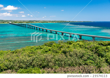 Okinawa Prefecture Kamamoto Ohashi seen from the Kamamajima Observatory 23574113
