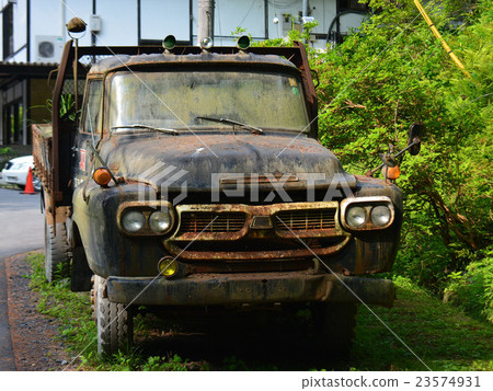 Old-style track 23574931