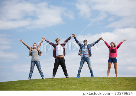 Best friends on picnic Best friends on picnic 23579634